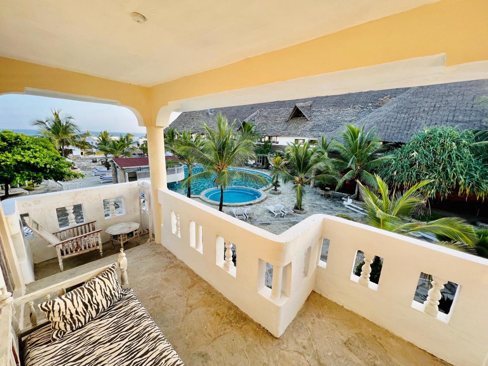 Jacaranda Beach Resort Ватаму Экстерьер фото