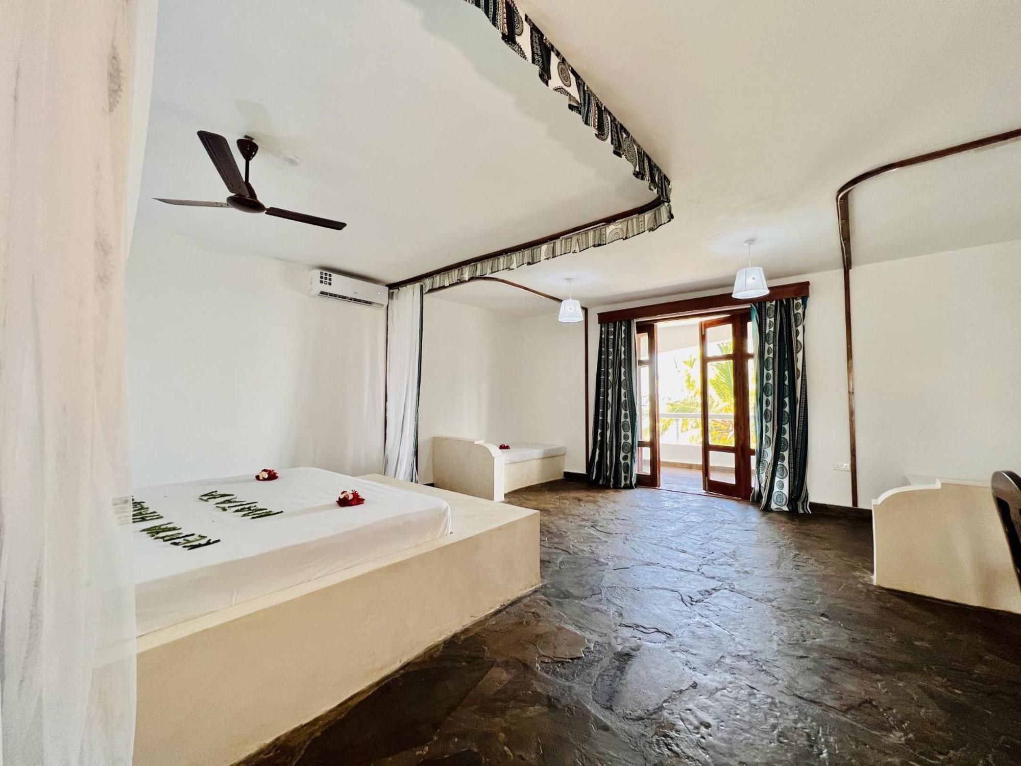 Jacaranda Beach Resort Ватаму Экстерьер фото