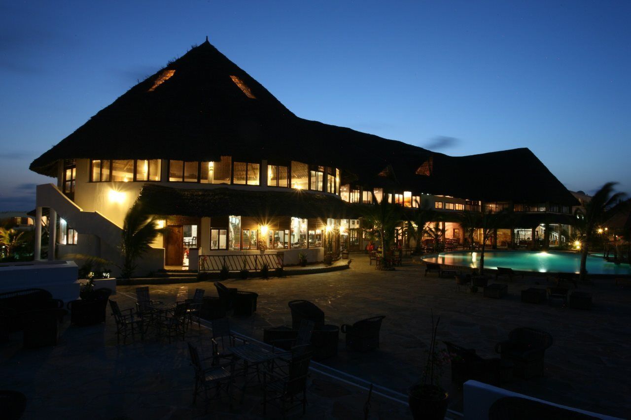 Jacaranda Beach Resort Ватаму Экстерьер фото